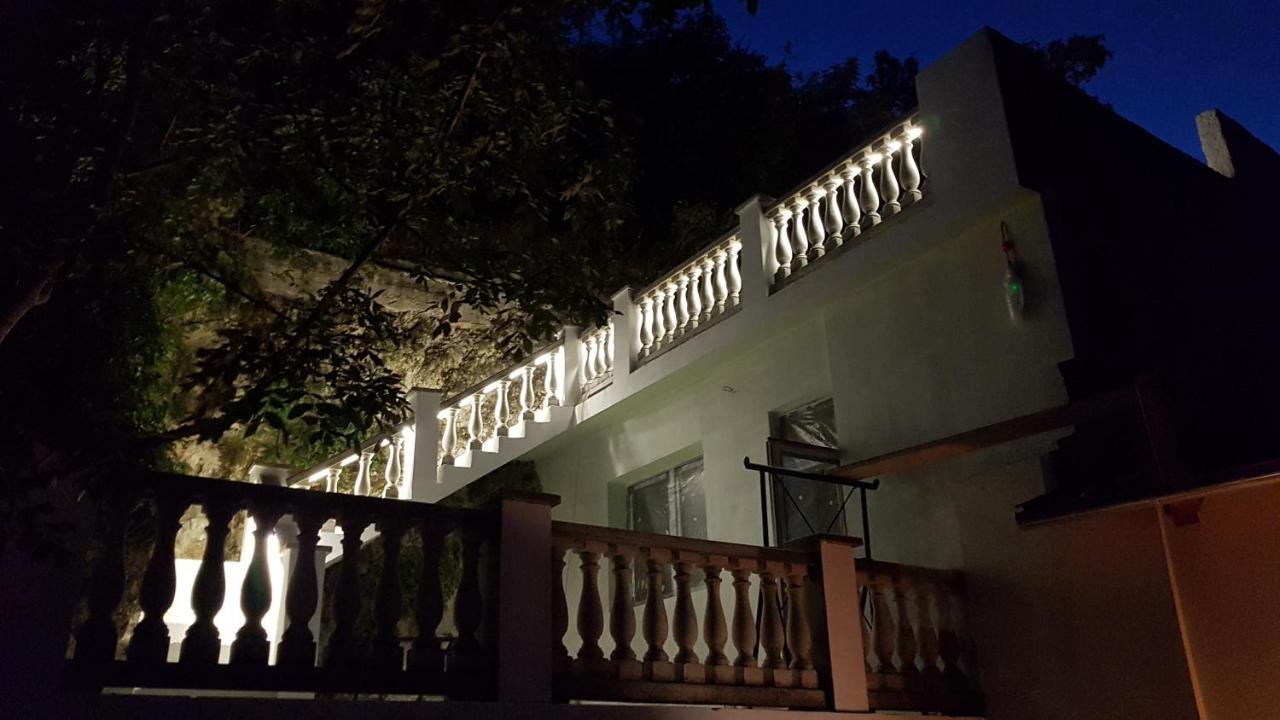 Sziklavendeghaz Aparthotel เวสเปรม ภายนอก รูปภาพ