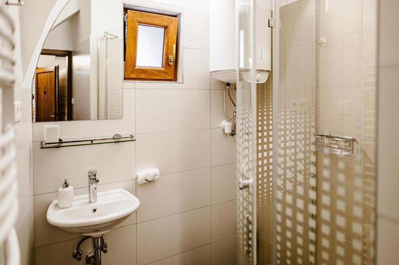 Sziklavendeghaz Aparthotel เวสเปรม ภายนอก รูปภาพ