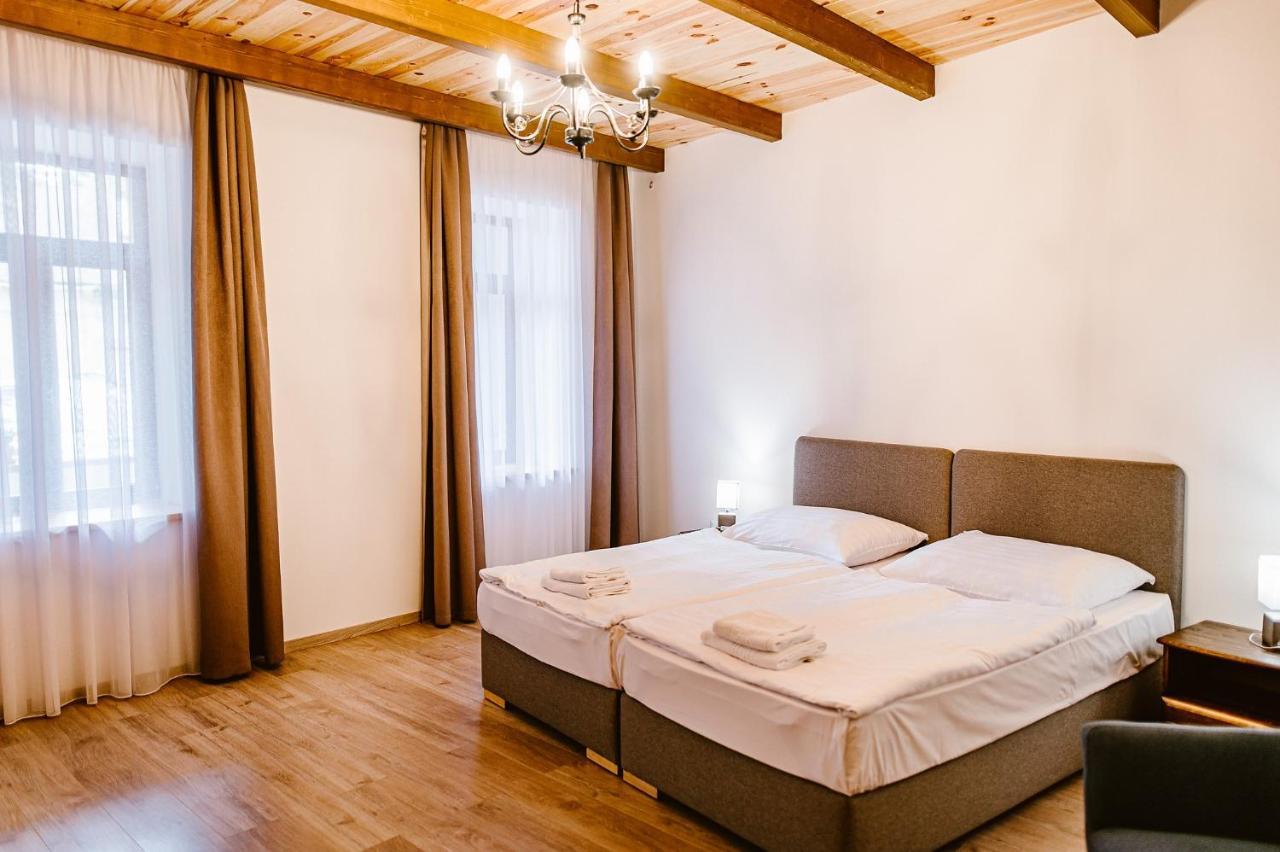 Sziklavendeghaz Aparthotel เวสเปรม ภายนอก รูปภาพ