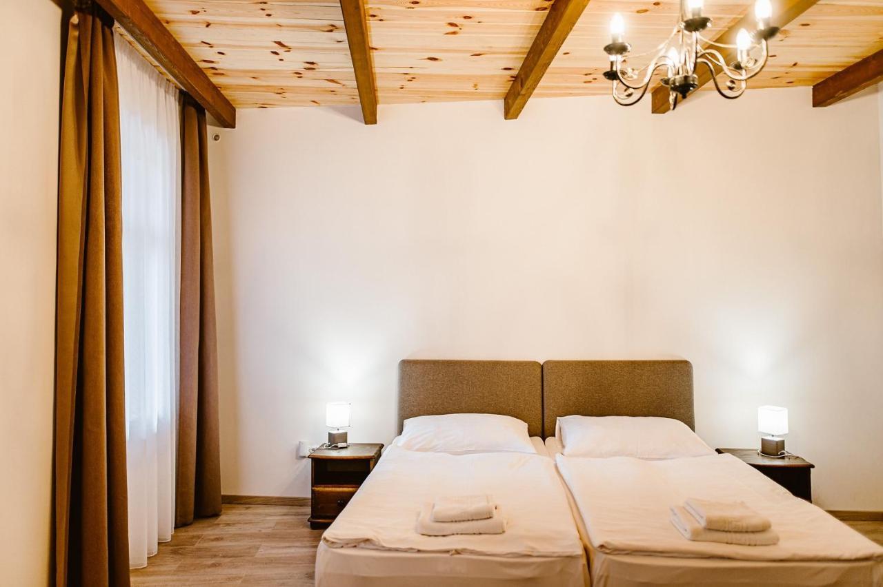 Sziklavendeghaz Aparthotel เวสเปรม ภายนอก รูปภาพ