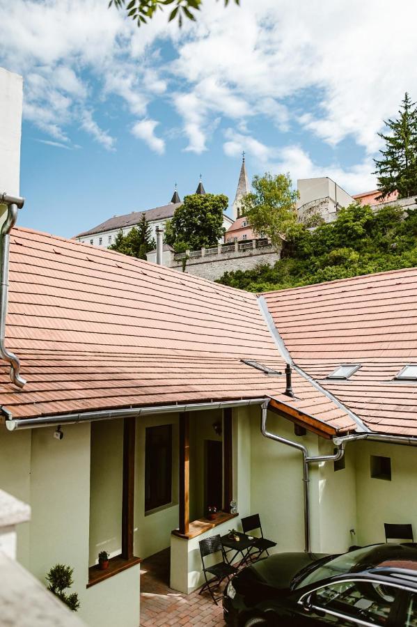 Sziklavendeghaz Aparthotel เวสเปรม ภายนอก รูปภาพ